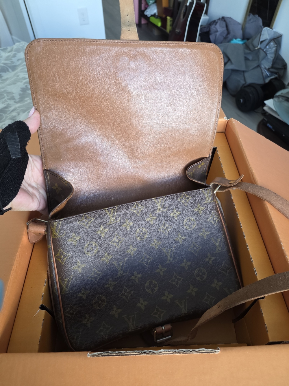 Louis Vuitton Monogram Saddle Crossbody in Brown and Tan Leather - Picture 12 of 16